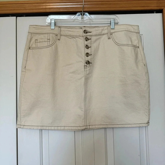Torrid Mini Denim Skirt Button Fly Natural Off White Color - Picture 2 of 7